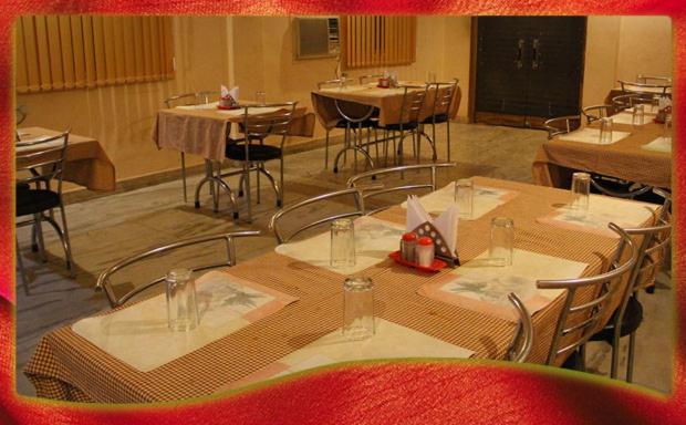 Hotel Mid East Haridaspur Ngoại thất bức ảnh