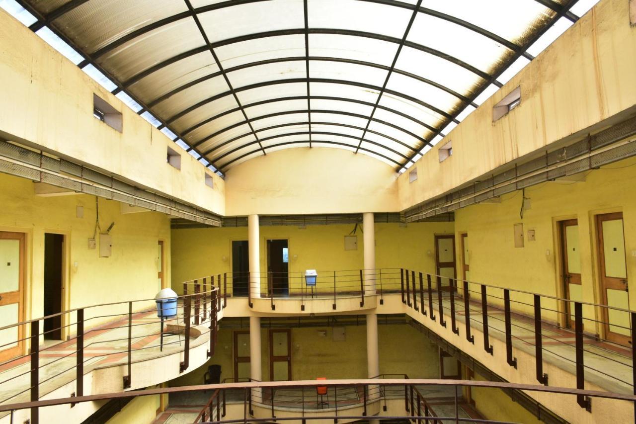 Hotel Mid East Haridaspur Ngoại thất bức ảnh