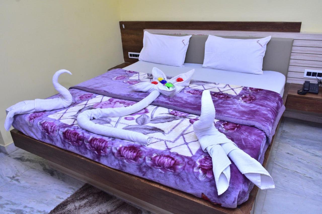Hotel Mid East Haridaspur Ngoại thất bức ảnh